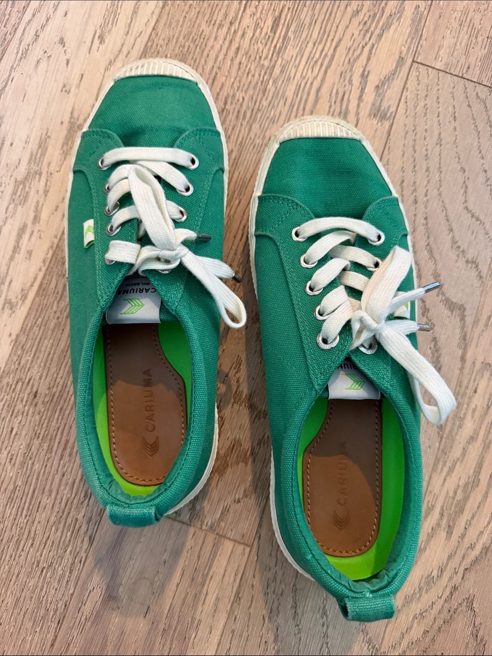 Cariuma women’s Emerald Green Canvas Lace-Up Sneakers with White Laces